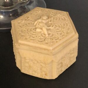 Vintage Cherub Trinket Keepsake Jewelry Box